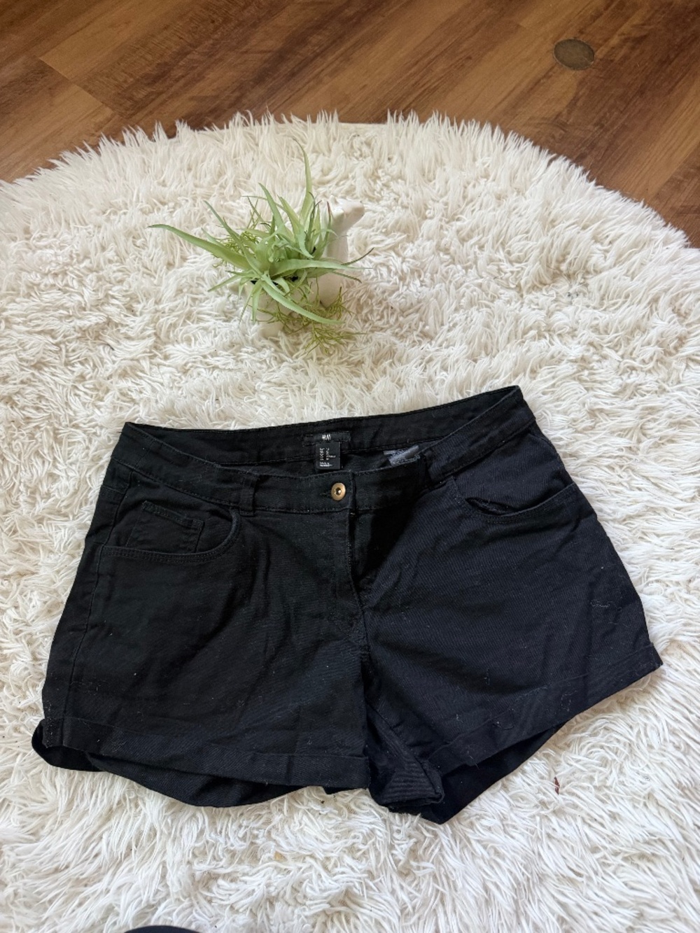 H&M Black Women's summer comfy Denim-Style Jean Shorts with Rolled Hem  black je